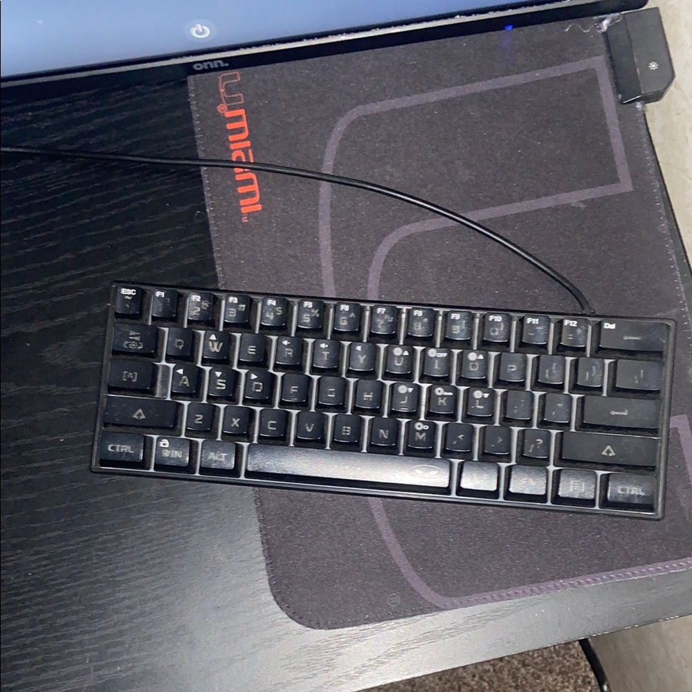 On Running Black Minimalist Mechanical Keyboard